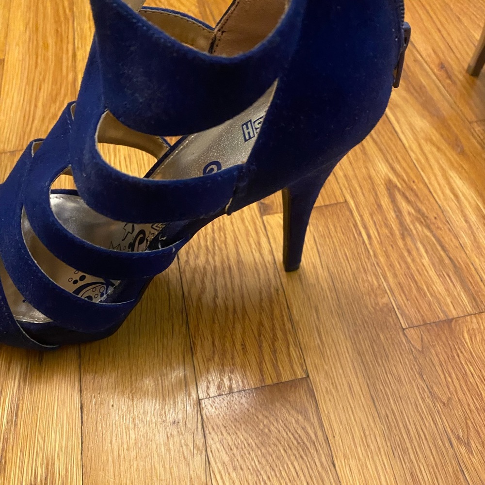 Strappy pump - Picture 2 of 2